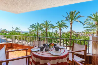 Image de Bel appartement pour 4 personnes avec climatisation, Wifi, Tv, terrasse et parking