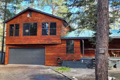Image de Your going to fall in love with this cabin. outstanding for family, multi families