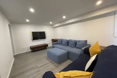 Image de Peaceful 5 Bedroom 3 Bathroom House - 30 min from Nyc