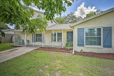 Image de Spacious Brandon Home w\/ Private Outdoor Pool