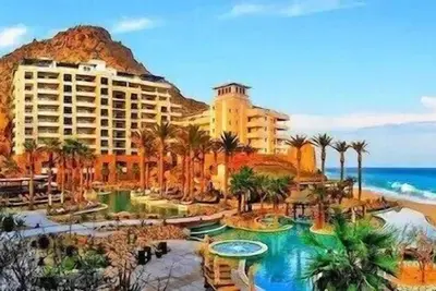 Image de Beautiful Master Suite in the heart of Cabo!