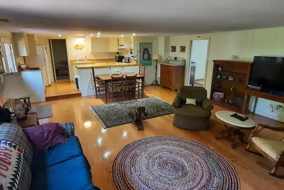 Image de Cozy and secluded cottage located in the heart of horse country.