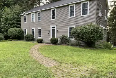 Image de Good year lake getaway! Hottub, on water, sleeps11! Oneonta Cooperstown Close!