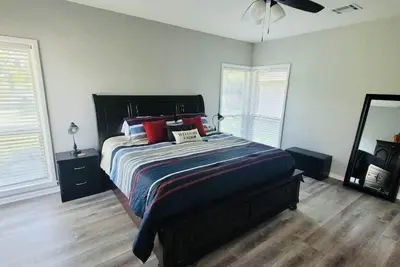 Image de Private 3 Acre Retreat. Sleeps 8. Minutes from downtown and Belton Lake!