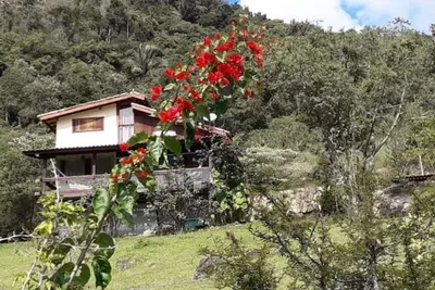 Image de Alpine house in the center of Lumiar with spring water