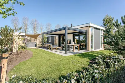Image de Belle maison à Voorthuizen avec cuisine
