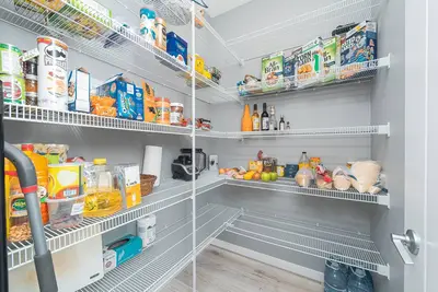 Image de Luxury  & Serene Home 10mins away from Calgary Airport