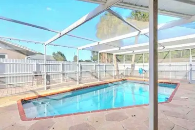 Image de Tampa Home w Bbq patio pool /5 Beds /9 Guests