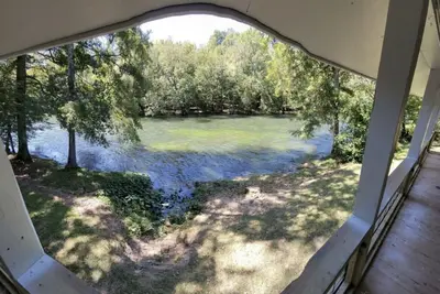 Image de Riverside Cabin