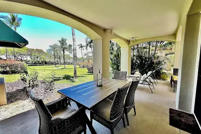 Maui. . . True Paradise! Walking to white sandy beaches!