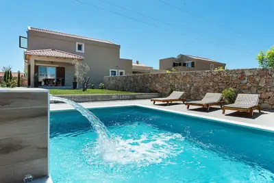 Image de Luxury villa with swimming pool, sandy beach - Traveler Reiseburo Krk - Id 2380