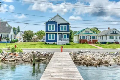 Image de Blue Marlin | Stunning Bayview Home w/ Long Dock for Boats, Sunset Porch Views & Pet Friendly