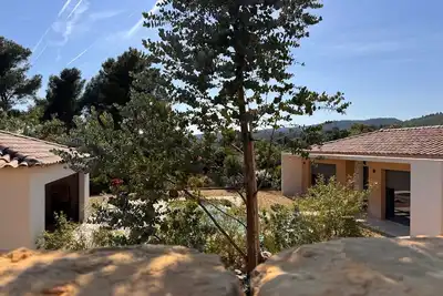 Image de La villa douce, havre de paix! entre terre et mer.