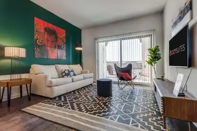 Image de Astonishing CozySuites  on I-35 w/pool&parking #06