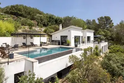 Image de Magnifique villa contemporaine proche Cannes