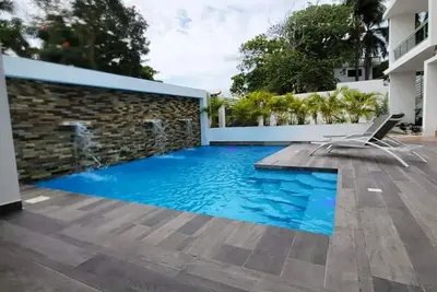 Image de Luxury Apt w/ Pool 5-min Walk to Beach & Ocean World