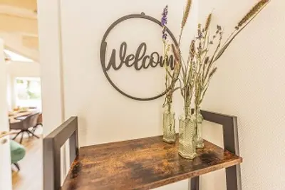 Image de Modern vacation home with sauna, whirlpool, fireplace and large terrace