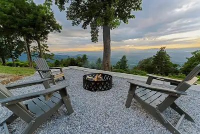 Image de Quiet Mountaintop Vista w/ Hot tub and Fire pit