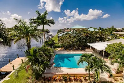 Image de Waterfront Paradise with heated saltwater pool and amazing views gulf access