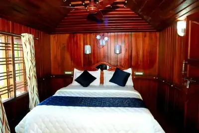 Image de Angel Premium Houseboat - Single Bed