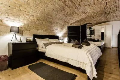 Image de Lovely Loft w/Ac Washer Free Wifi in heart of Bp.