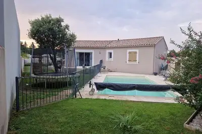 Image de Villa en campagne -  avec piscine chauffée et jardin - 8 personnes