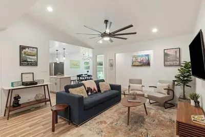 Image de Franklin Park, 4br, King Beds - Dove Springs Oasis