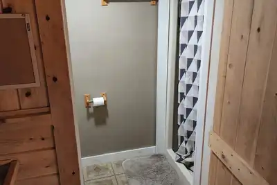 Image de 1 Bedroom house with direct trail access