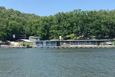 Image de Renovated lakeside cabin with swimming pool & resort amenities!