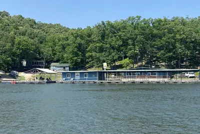 Image de Home with New Furniture, Lake access, Swimming Pool + Resort Amenities!