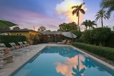 Image de Beautiful Zen Home With Large Heated Pool & Spring Discount!