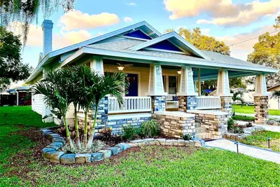 Image de Main House + Detached Studio | Near Shops & Dtwn