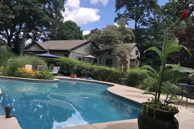 Image de The Red Hill Retreat - Woods Water History Privacy