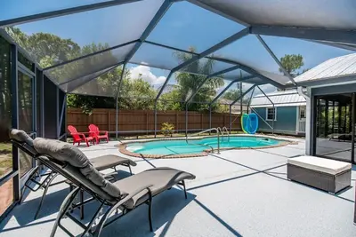 Image de Cute Pool Home located 1 mile from river and 15 minutes to the Beach