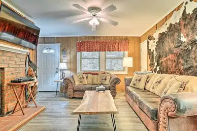 Image de Rustic Cloudcroft Home ~ 2 Mi to Ski Slopes!