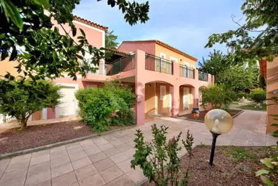 Image de Duplex Ensoleillé | Parking | Sauna et Piscine