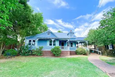 Image de Best location in Historic Downtown Edenton!