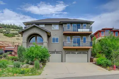 Image de Executive house with stunning views walking distance to downtown