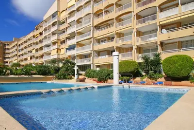 Image de Bel appartement avec piscine, Wifi, bain à remous, climatisation, Tv, terrasse, animaux admis
