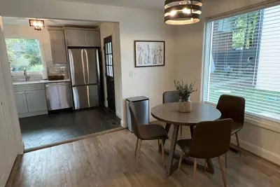 Image de 2 Br Townhome in downtown Homewood next to Soho