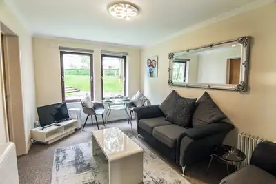 Image de Summit Apartment -Spacious Quiet City flat by Retail Park