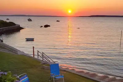 Image de Amazing Beachfront property where you can kick back and just unwind.