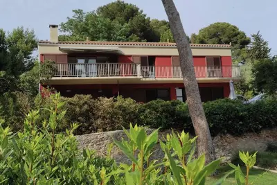 Image de La Maison Rouge dans les pins avec vue, 4 à 6 pers Saint Clair sur Mer