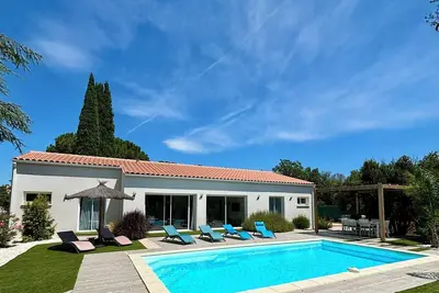 Image de Villa avec piscine chauffée, 3 suites vue sur le massif des Albères.