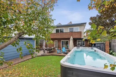 Image de Seaside Retreat with  Swim Spa (6m x 2. 3m)