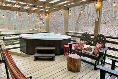Image de Shady Forest Cove Cute Little Cottage near Tsali Biking Trails & Fontana Lake