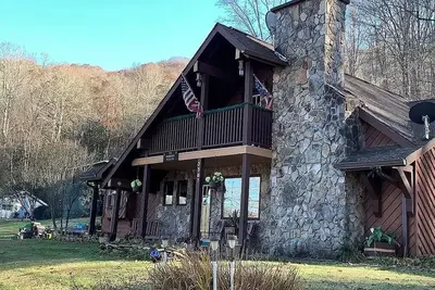 Image de Stay at the Moose Lodge. Make memories that will last a lifetime!