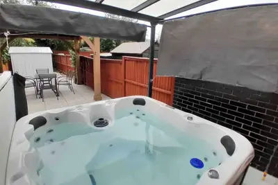 Image de Refurb’d 3 bed house near Wembley with Hot Tub!