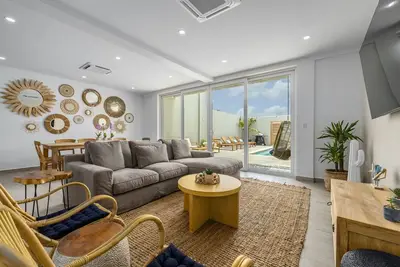 Image de High-End Villa ~ Walk to Beach ~ Private Pool ~ Ocean View
