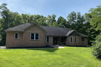 Image de 5-acres, Large 5-Bedroom Home with possible 6th Nursery next to Master Bedroom.